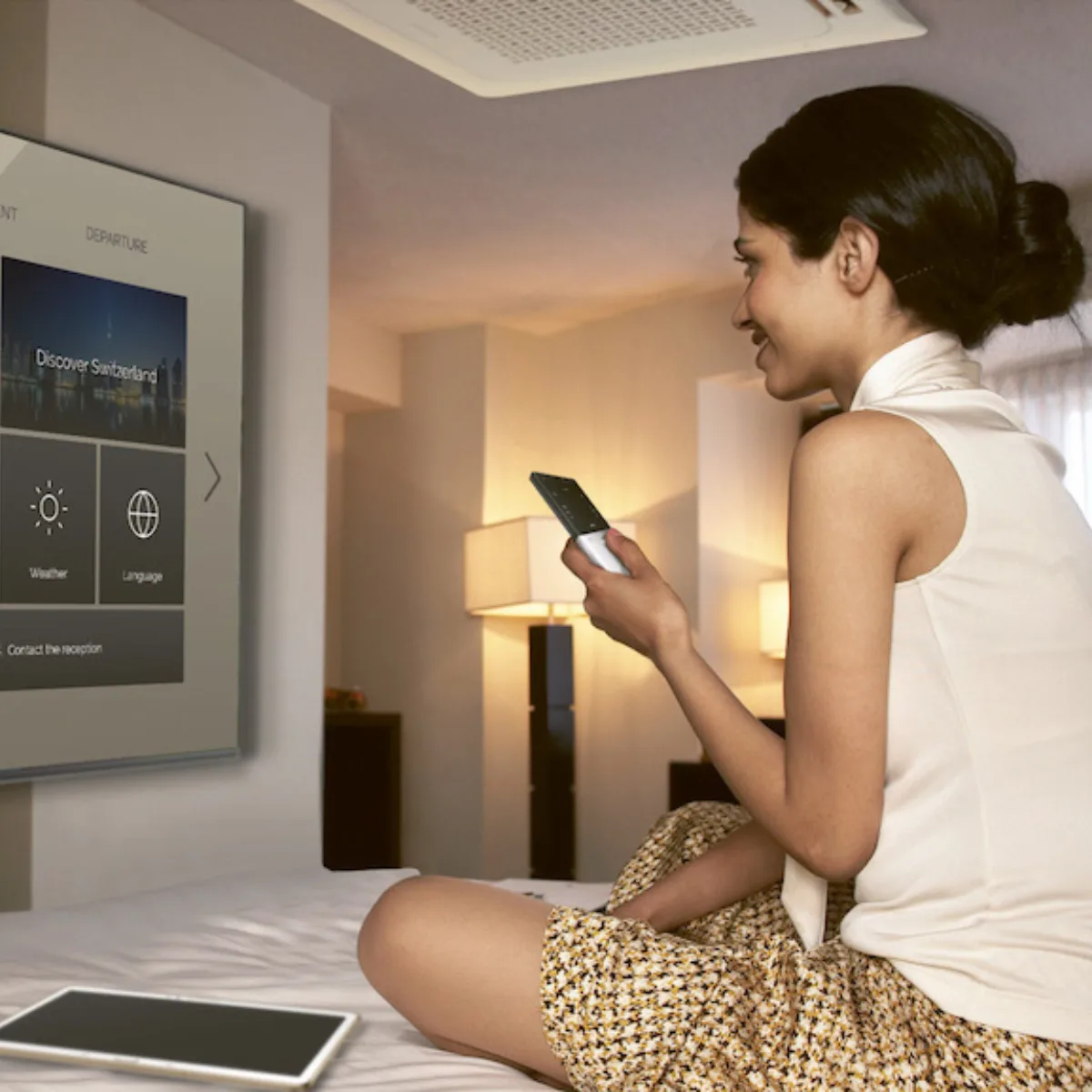 Anwendung einer Hospitality Lösung von Infra-Com Swiss Ag als Symbolbild für die Zusammenarbeit mit Standout als Content Marketing Agentur